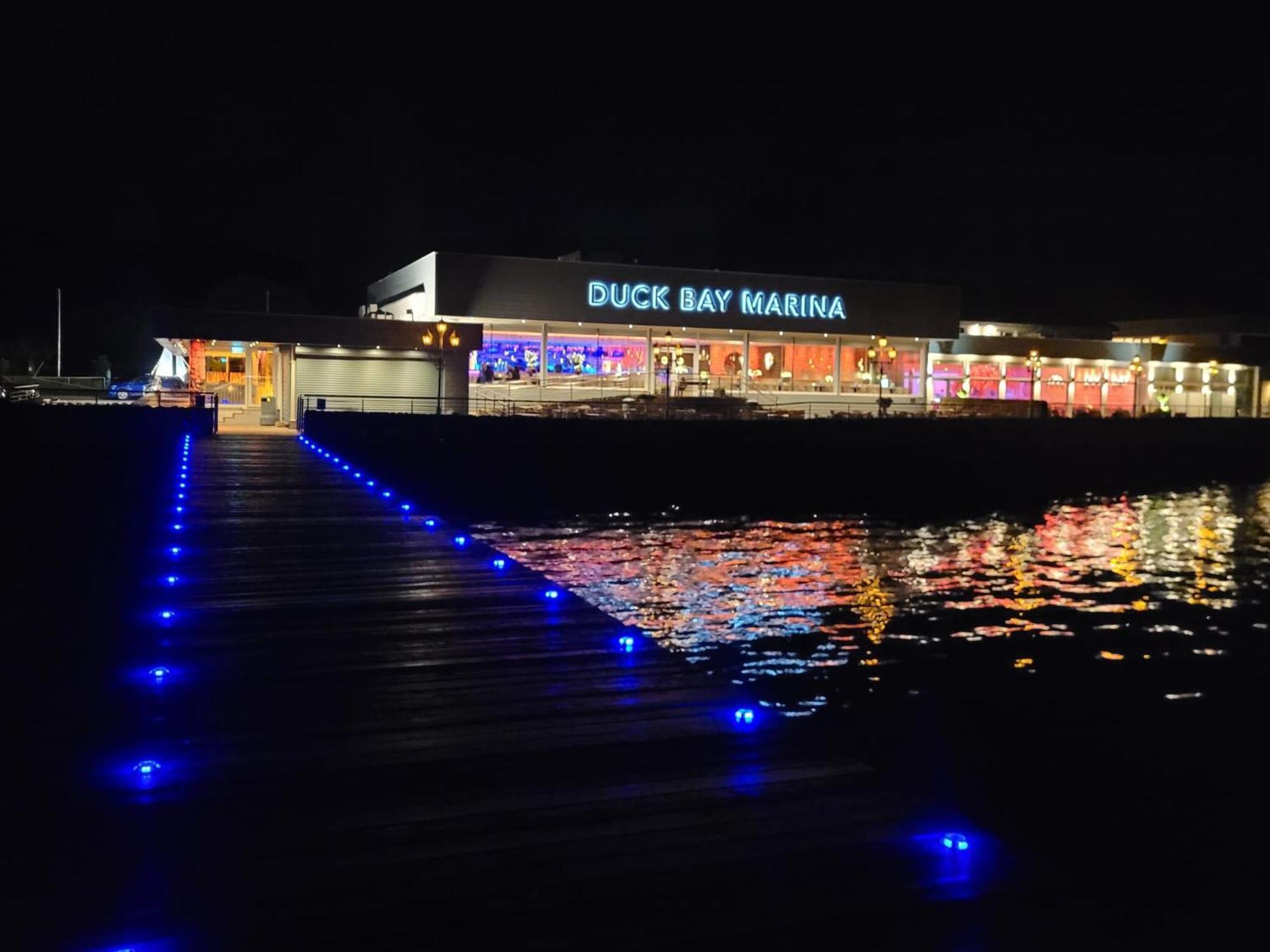 באלוך Duck Bay Hotel & Restaurant מראה חיצוני תמונה